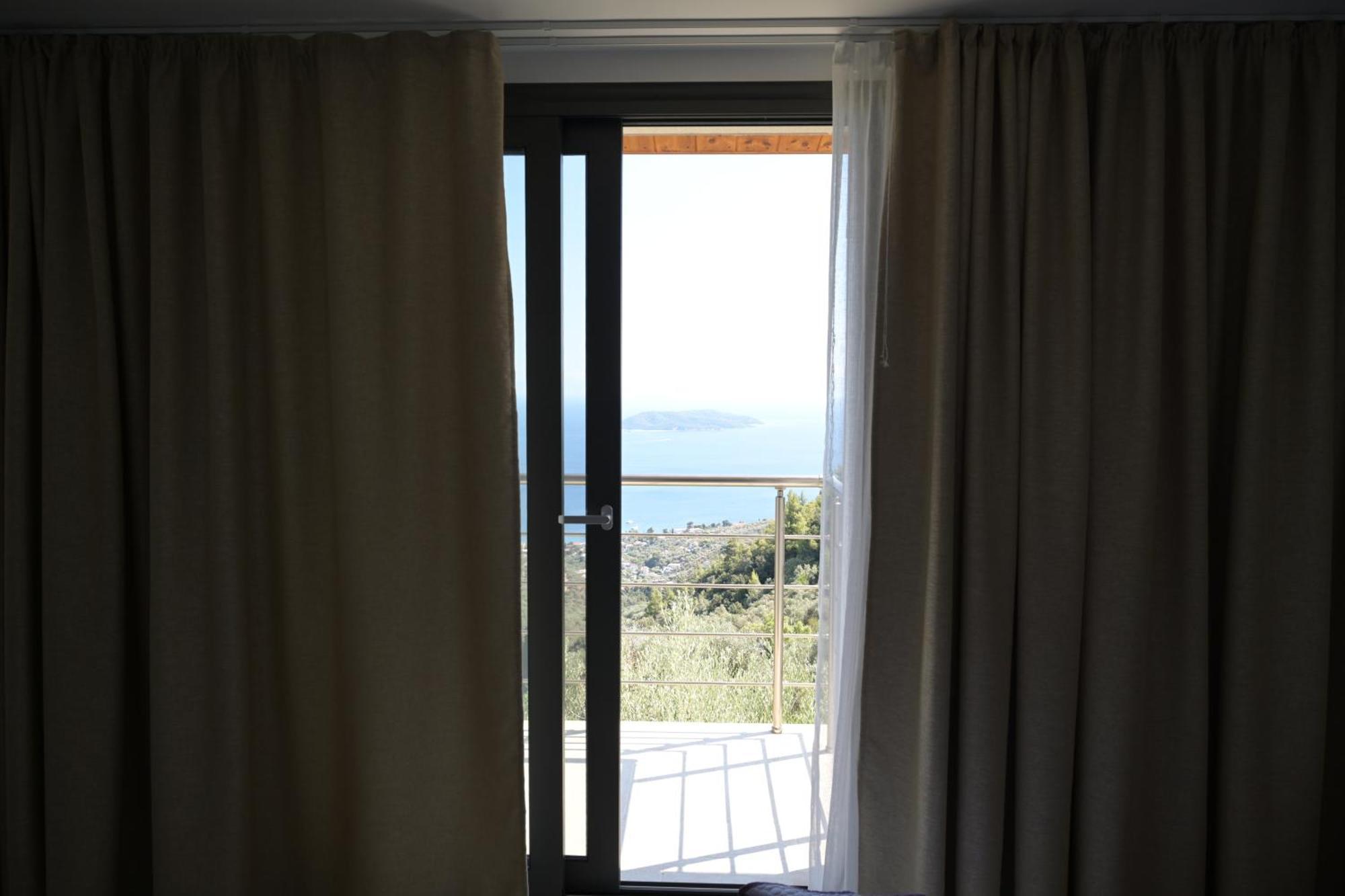 Sky Sea Resort & Villas Megali Ammos  Exteriör bild